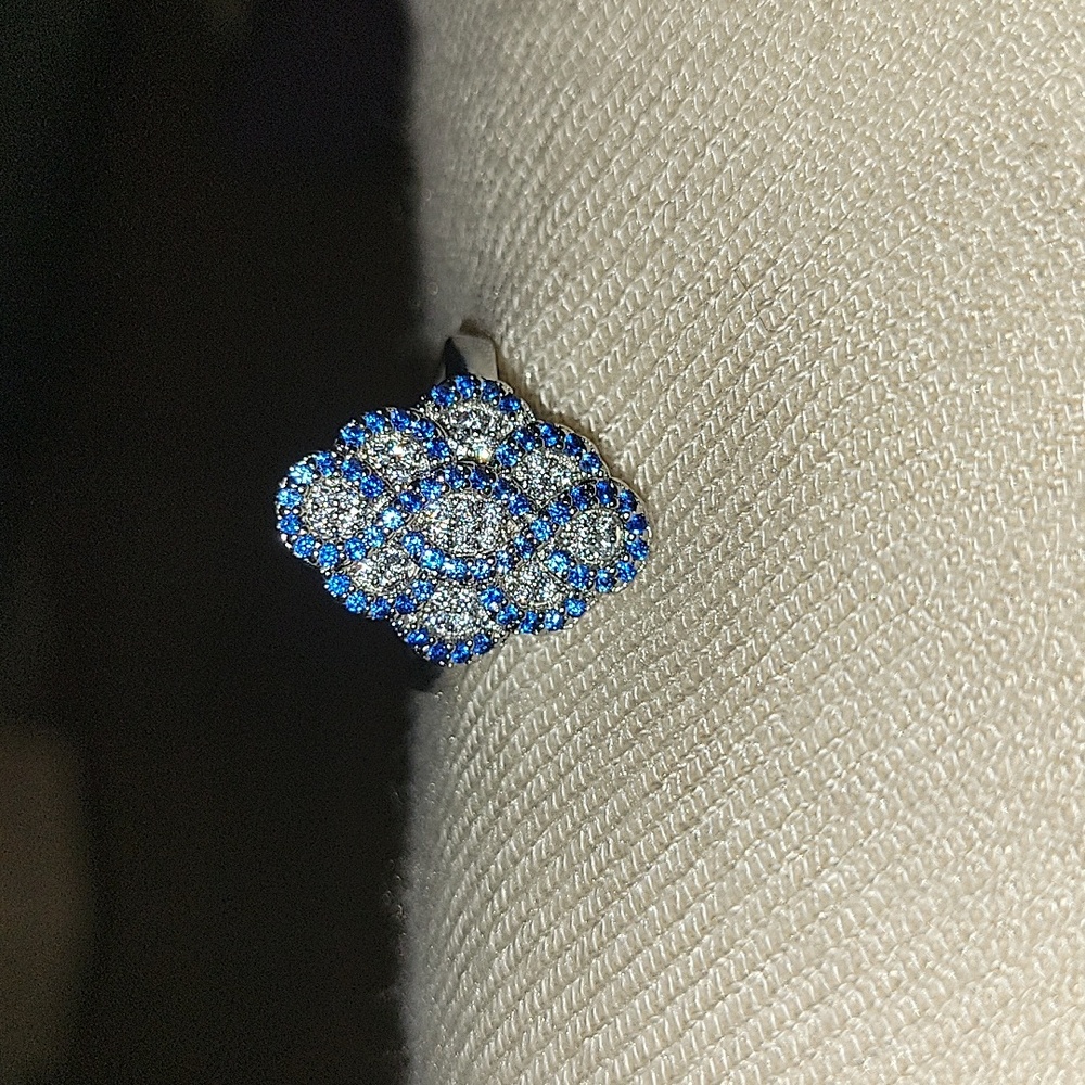 Ladies siver blue crystal ring